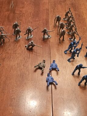 Vintage Plastic Toy Soldiers -  Set Of 33 Blue and Gray Set